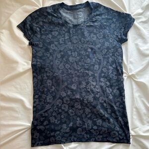 Rare Lululemon Black Pattern Swiftly Short Sleeve T Shirt Athletic